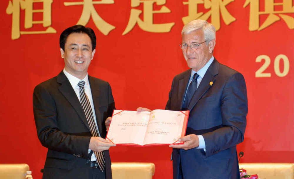 大中华区首秀：首度携手“变形金刚”2014年，《变形金刚4：绝迹重生》全球首映在中国香港举行，IMAX团队耗时不到两天即将香港文化中心改建为IMAX无界酷闪影院